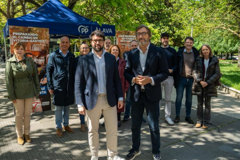 7 mayo 2026 Iñaki García Calvo Iñaki Oyarzabal resto de equipo PP Preparando el cambio en Vitoria-Gasteiz contigo